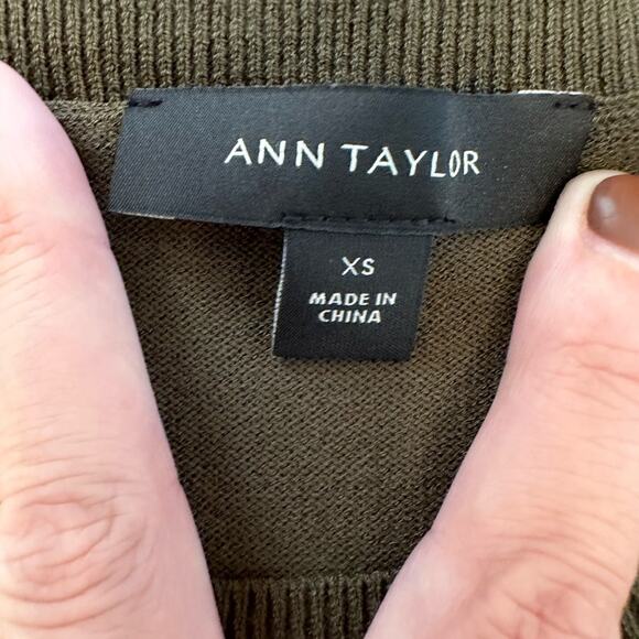 Ann Taylor Crewneck Sweater- EUC - Picture 3 of 3